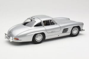Mercedes 300 SL W198 Gullwing Silber Minichamps 1:18 110037210 Druckguss — Bild 3 von 8
