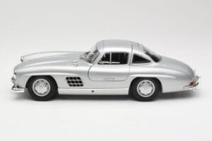 Mercedes 300 SL W198 Gullwing Silber Minichamps 1:18 110037210 Druckguss — Bild 4 von 8