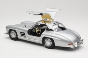 Mercedes 300 SL W198 Gullwing Silber Minichamps 1:18 110037210 Druckguss — Bild 5 von 8
