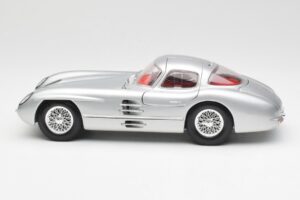 Mercedes 300 SLR Uhlenhaut Coupé Silber Maisto 1:18 536898 Druckguss — Bild 4 von 8