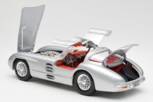 Mercedes 300 SLR Uhlenhaut Coupé Silber Maisto 1:18 536898 Druckguss — Bild 5 von 8