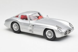 Mercedes 300 SLR Uhlenhaut Coupé Silber Maisto 1:18 536898 Druckguss — Bild 6 von 8