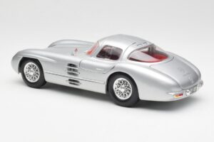 Mercedes 300 SLR Uhlenhaut Coupé Silber Maisto 1:18 536898 Druckguss — Bild 7 von 8