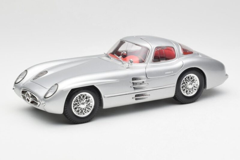 Mercedes 300 SLR Uhlenhaut Coupé Silber Maisto 1:18 536898 Druckguss