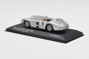Mercedes 300 SLR #19 P. Levegh / J. Fitch 24 Hours of Le Mans 1955 Minichamps 1:43 432553000 Druckguss — Bild 3 von 4