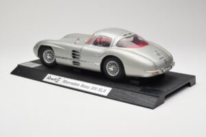 Mercedes 300 SLR Silber Revell 1:12 08851 Druckguss — Bild 7 von 8