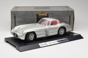 Mercedes 300 SLR Silber Revell 1:12 08851 Druckguss — Bild 8 von 8
