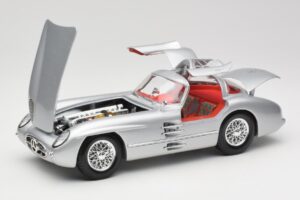 Mercedes 300 SLR Uhlenhaut Coupe Silber Maisto 1:18 36898 Druckguss — Bild 2 von 8