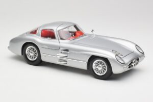 Mercedes 300 SLR Uhlenhaut Coupe Silber Maisto 1:18 36898 Druckguss — Bild 6 von 8