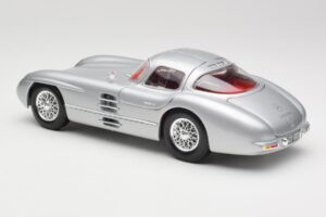 Mercedes 300 SLR Uhlenhaut Coupe Silber Maisto 1:18 36898 Druckguss — Bild 7 von 8