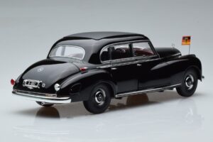 Mercedes 300 W186 Konrad Adenauer Norev 1:18 183707 Druckguss — Bild 3 von 9