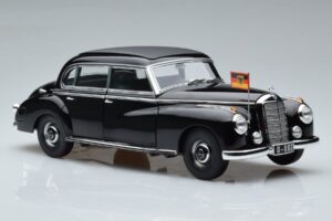 Mercedes 300 W186 Konrad Adenauer Norev 1:18 183707 Druckguss — Bild 6 von 9