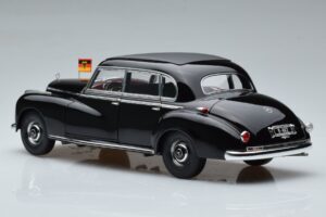 Mercedes 300 W186 Konrad Adenauer Norev 1:18 183707 Druckguss — Bild 7 von 9