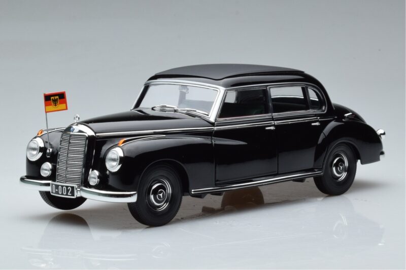 Mercedes 300 W186 Konrad Adenauer Norev 1:18 183707 Druckguss
