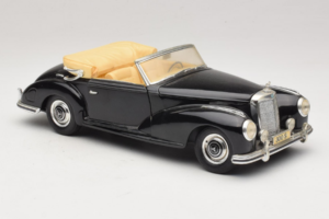 Mercedes 300S Schwarz Maisto 1:18 52116-P1 Druckguss — Bild 6 von 8