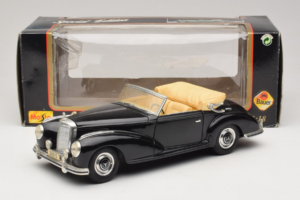 Mercedes 300S Schwarz Maisto 1:18 52116-P1 Druckguss — Bild 8 von 8