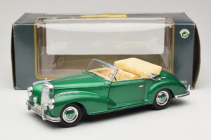 Mercedes 300S Cabriolet Green Metallic Maisto 1:18 52116 Druckguss — Bild 7 von 7