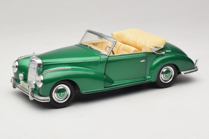 Mercedes 300S Cabriolet Green Metallic Maisto 1:18 52116 Druckguss