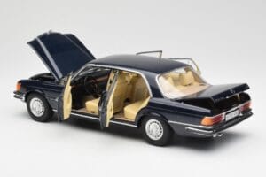 Mercedes 450 SEL 6.9 W116 Dunkelblau Revell 1:18 8956 Druckguss — Bild 5 von 8