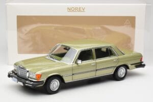 Mercedes 450 SEL W116 J.R. Ewing Dallas Silbergrün Norev 1:18 183975 Druckguss — Bild 8 von 8