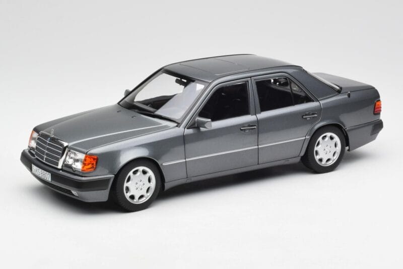 Mercedes 500 E W124 Pearl Grau Norev 1:18 183946 Druckguss