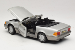 Mercedes SL 500 R129 Silber Revell 1:18 8801-P1 Druckguss — Bild 5 von 8
