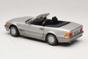 Mercedes SL 500 R129 Silber Revell 1:18 8801-P1 Druckguss — Bild 7 von 8