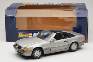 Mercedes SL 500 R129 Silber Revell 1:18 8801-P1 Druckguss — Bild 8 von 8