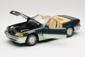 Mercedes 500 SL R129 Silbergrün Revell 1:18 8802 Druckguss — Bild 2 von 8