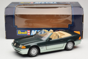 Mercedes 500 SL R129 Silbergrün Revell 1:18 8802 Druckguss — Bild 8 von 8
