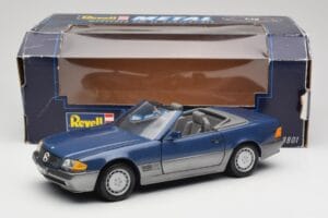 Mercedes SL 500 R129 Nautic Blue Metallic Revell 1:18 8081 Druckguss — Bild 8 von 8