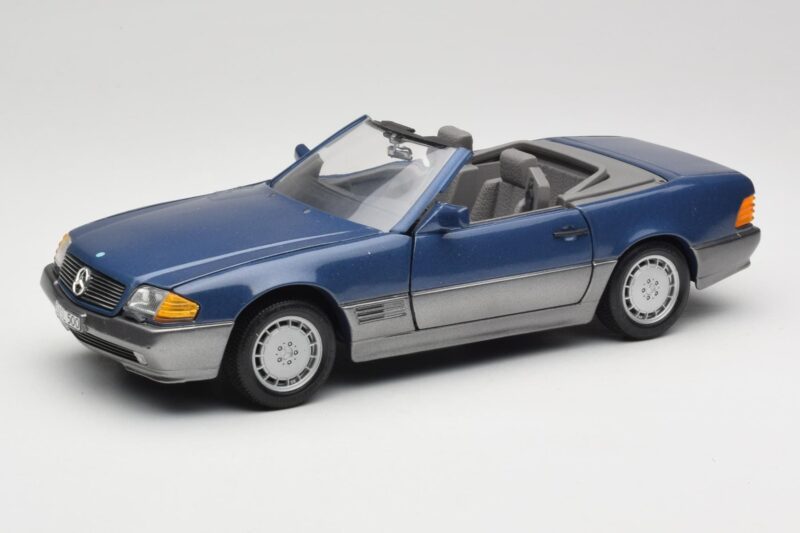 Mercedes SL 500 R129 Nautic Blue Metallic Revell 1:18 8081 Druckguss