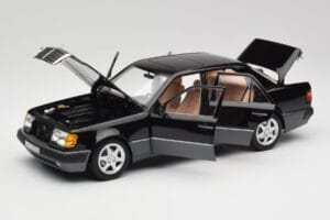 Mercedes 500E W124 Schwarz Limitierte Auflage Norev 1:18 183949 Druckguss — Bild 2 von 12