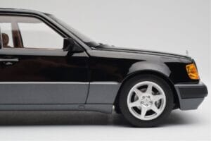 Mercedes 500E W124 Schwarz Limitierte Auflage Norev 1:18 183949 Druckguss — Bild 8 von 12