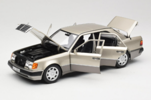 Mercedes 500E W124 Smoke Silver Händler Edition Norev 1:18 B66040724 Druckguss — Bild 2 von 8