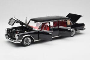 Mercedes 600 Pullman W100 Schwarz NZG 1:18 1071/50 Druckguss — Bild 2 von 8