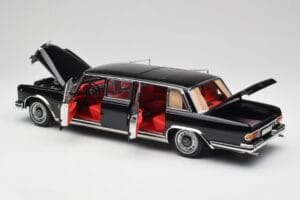Mercedes 600 Pullman W100 Schwarz NZG 1:18 1071/50 Druckguss — Bild 5 von 8
