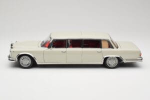 Mercedes 600 Pullman W100 Hellgrau NZG 1:18 B66040708 Druckguss — Bild 4 von 8