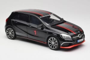 Mercedes A-Class W176 AMG Schwarz Norev 1:18 183596 Druckguss — Bild 6 von 8