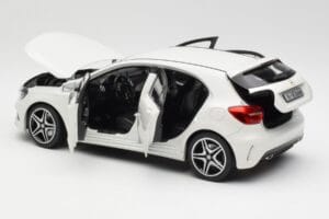Mercedes A-Class W176 Cirrus Weiß Norev 1:18 B66960126 Druckguss — Bild 5 von 8