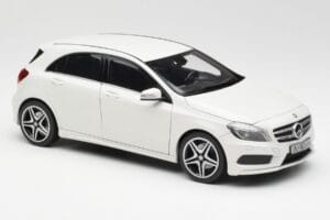 Mercedes A-Class W176 Cirrus Weiß Norev 1:18 B66960126 Druckguss — Bild 6 von 8