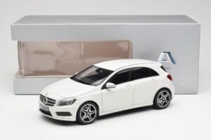 Mercedes A-Class W176 Cirrus Weiß Norev 1:18 B66960126 Druckguss — Bild 8 von 8