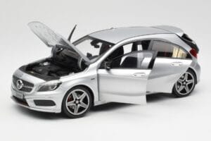 Mercedes A-Class W176 Polar Silber Norev 1:18 B66960139 Druckguss — Bild 2 von 8
