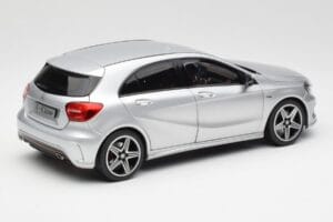 Mercedes A-Class W176 Polar Silber Norev 1:18 B66960139 Druckguss — Bild 3 von 8