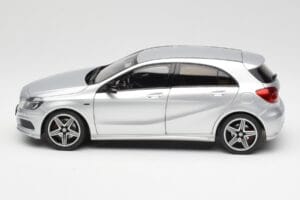 Mercedes A-Class W176 Polar Silber Norev 1:18 B66960139 Druckguss — Bild 4 von 8