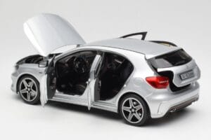 Mercedes A-Class W176 Polar Silber Norev 1:18 B66960139 Druckguss — Bild 5 von 8