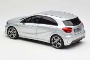 Mercedes A-Class W176 Polar Silber Norev 1:18 B66960139 Druckguss — Bild 7 von 8