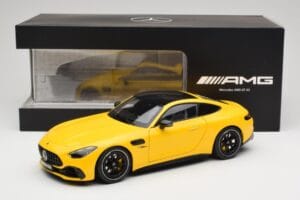 Mercedes AMG GT 43 C192 Turbo Sun Yellow NZG 1:18 B66960587 Druckguss — Bild 8 von 8