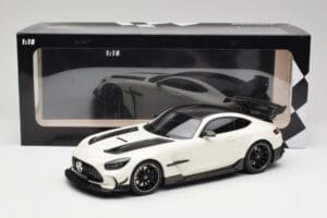 Mercedes AMG GT C190 Black Series Designo Diamond Weiß Metallic Minichamps 1:18 155032022 Druckguss — Bild 6 von 6