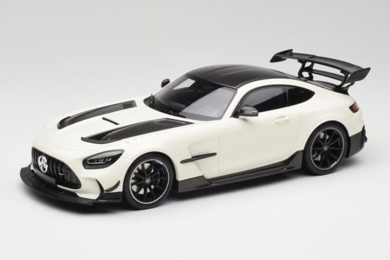 Mercedes AMG GT C190 Black Series Designo Diamond Weiß Metallic Minichamps 1:18 155032022 Druckguss